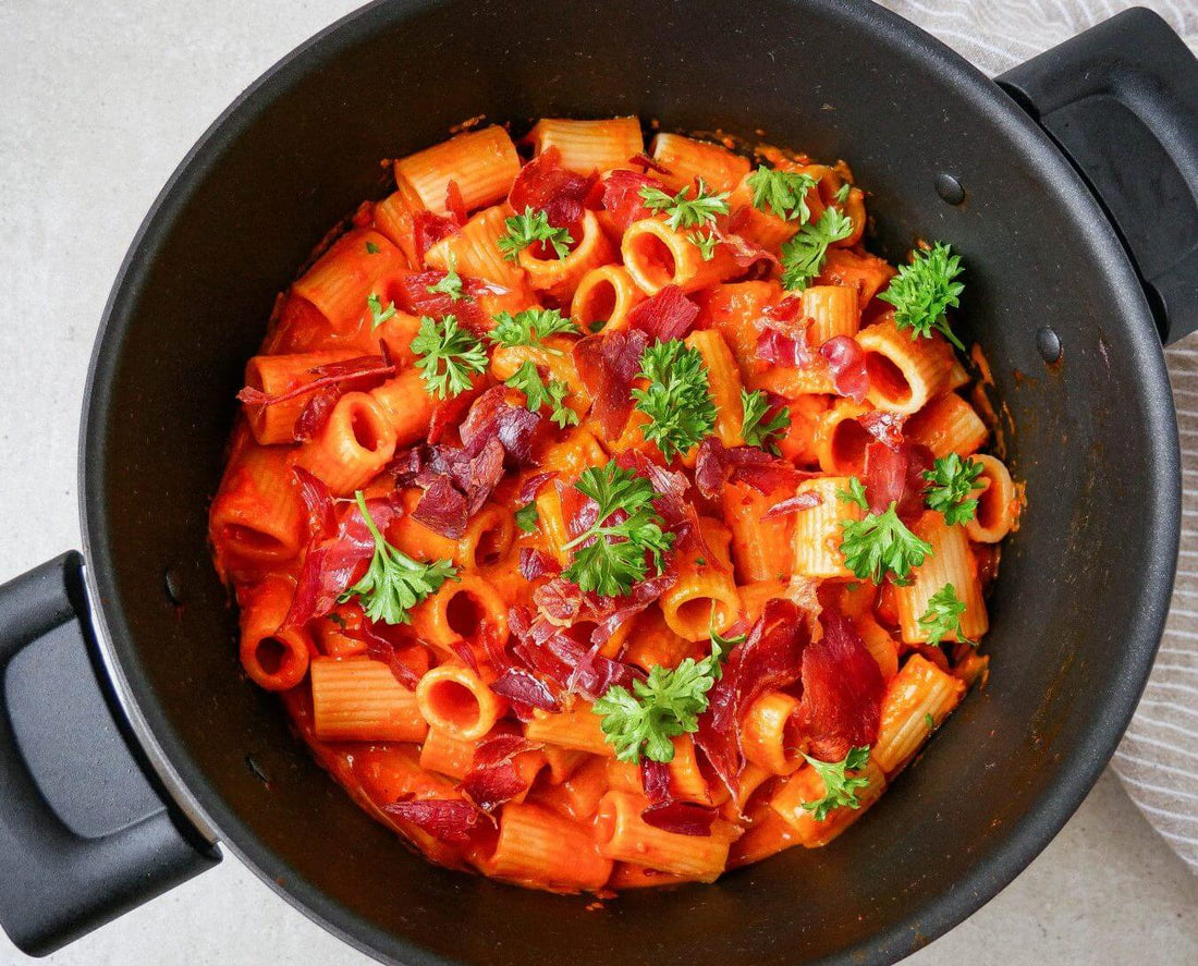 One-Pot Pasta in Bell Pepper Sauce with Serrano Ham Recipe