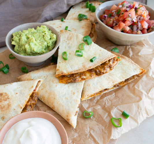 Mexican recipe for simple crispy quesadillas with side dishes