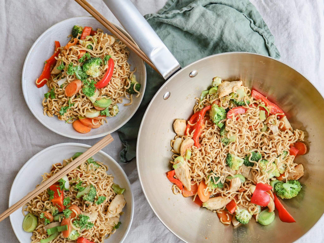 Noodle Wok with Chicken and Vegetables in Peanutbutter Sauce Recipe