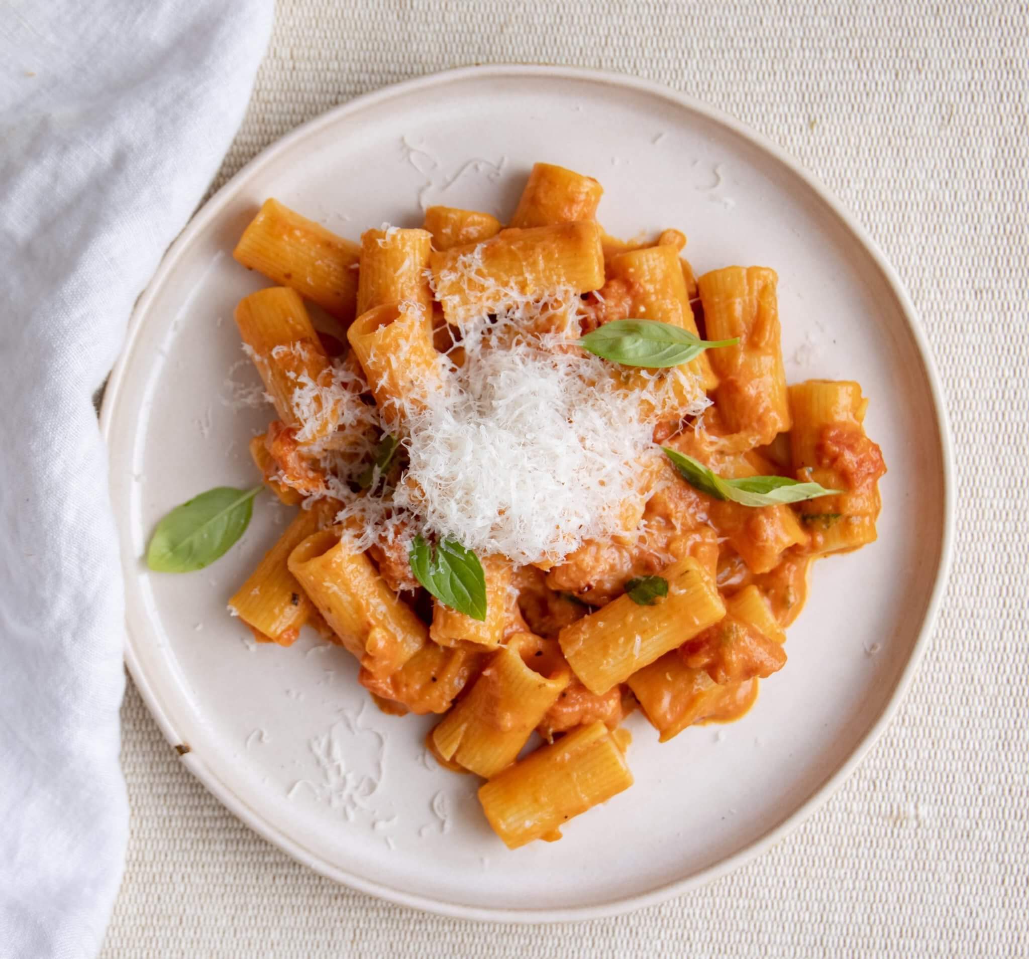 Simple Classic Rigatoni Pasta In Tomato Sauce Recipe – KUMA Knives